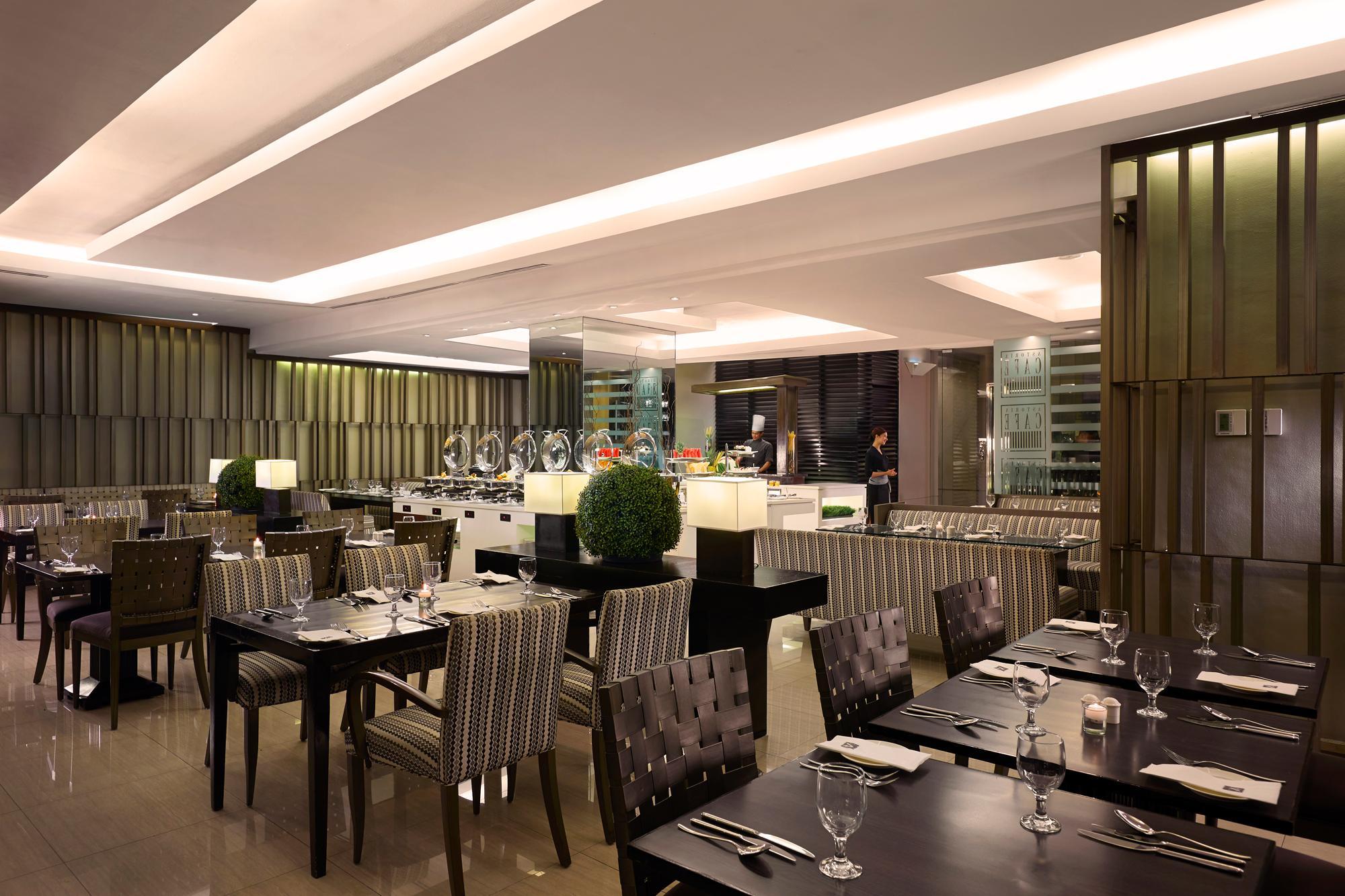 Готель Astoria Plaza Pasig City Екстер'єр фото