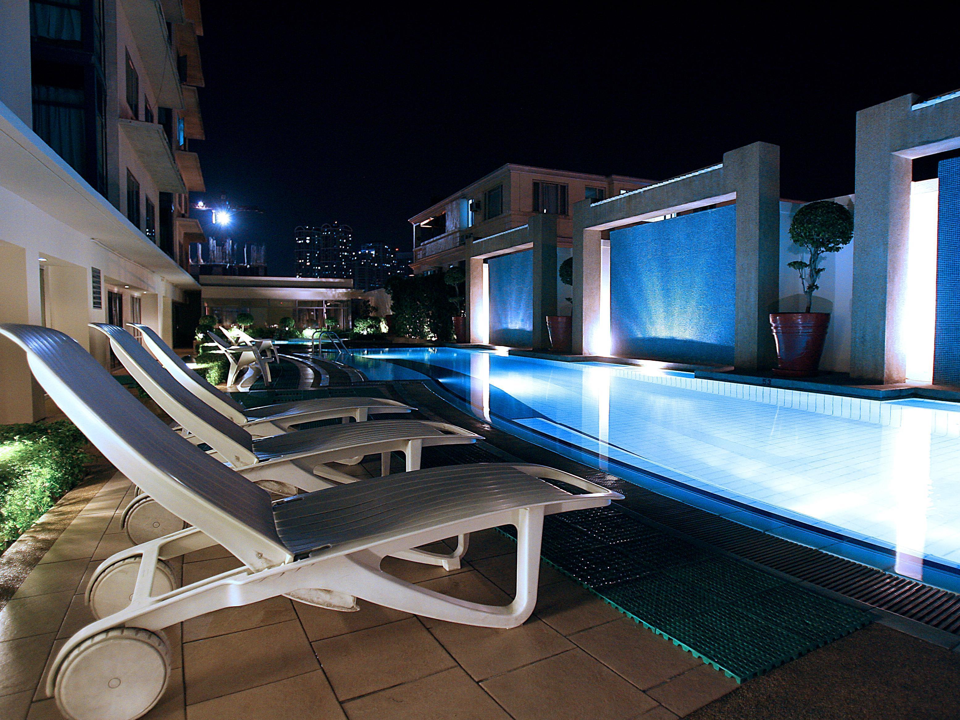 Готель Astoria Plaza Pasig City Екстер'єр фото